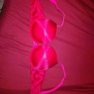 Victoria's secret very sexy bra 34DD